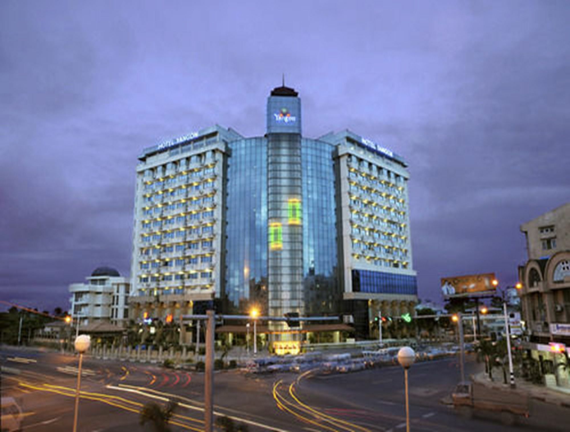 Hotel Yangon Exterior photo